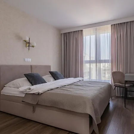 Glow Apartments, Letnica - Szesc Letnica *