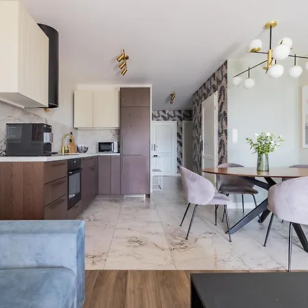 Apartamento Glow Apartments, Letnica - Szesc Letnica *