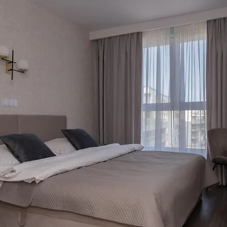 Daire Glow Apartments, Letnica - Szesc Letnica *