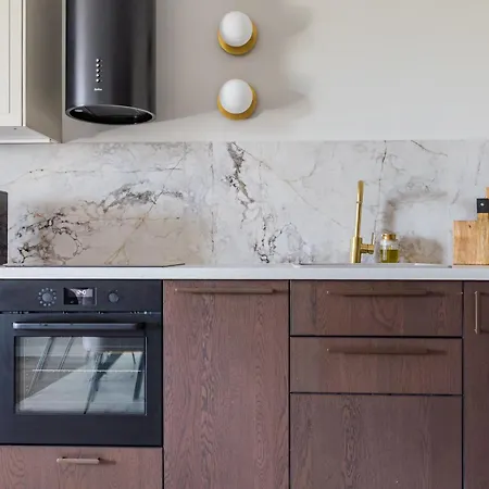 Glow Apartments, Letnica - Szesc Letnica *